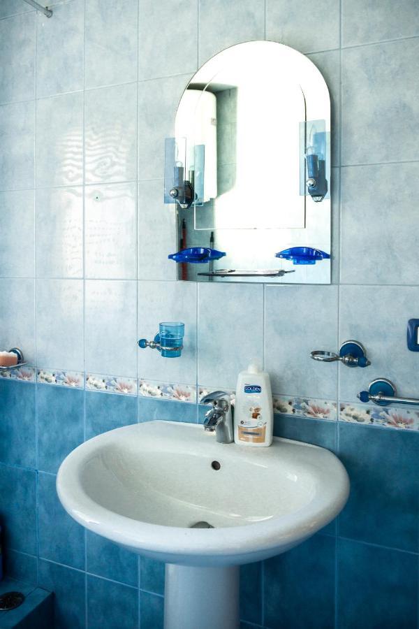 City Center Two Private Bedrooms Near Scanderbeg Square On Shared Apartment Tirana Exterior foto
