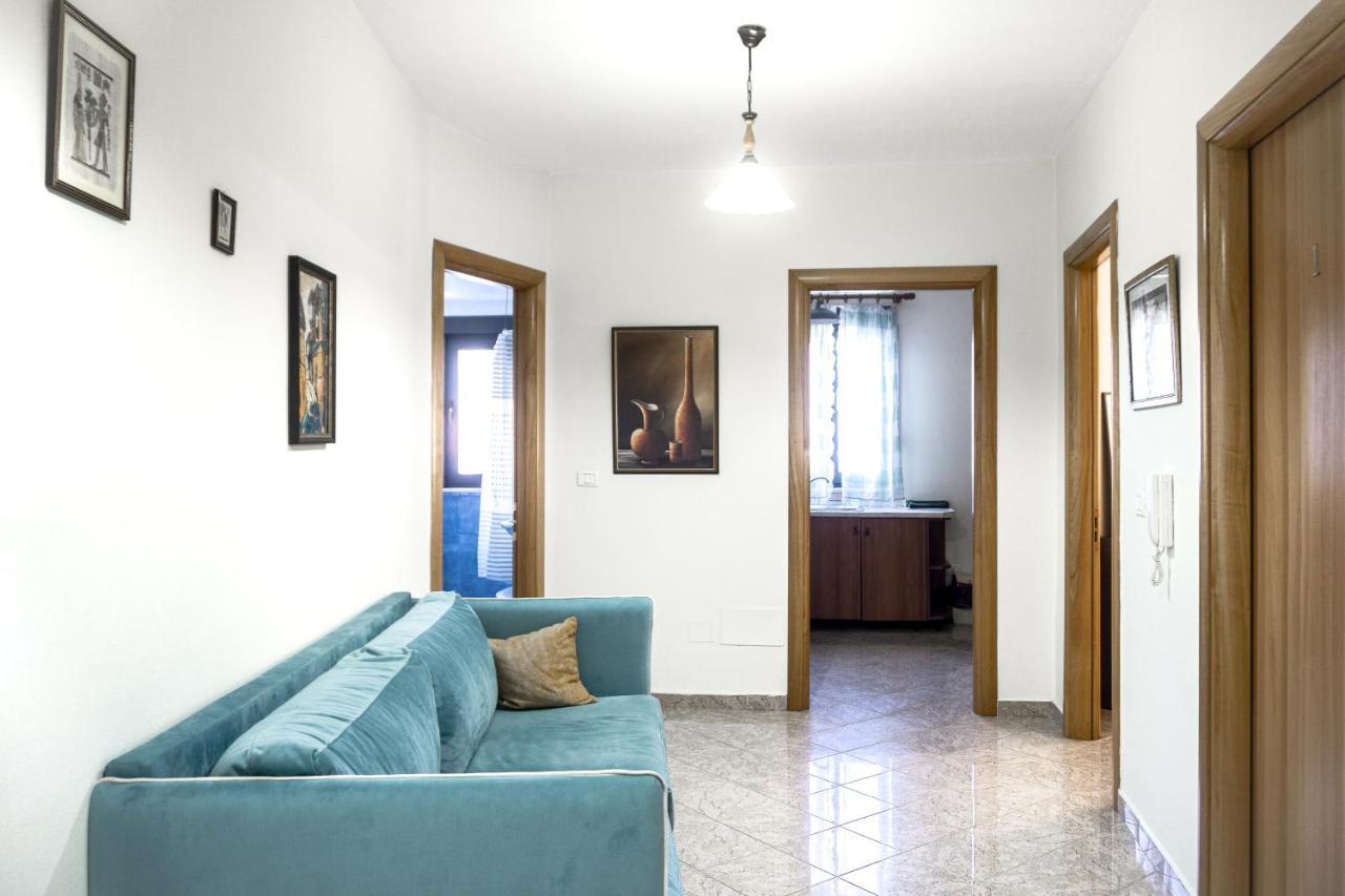 City Center Two Private Bedrooms Near Scanderbeg Square On Shared Apartment Tirana Exterior foto