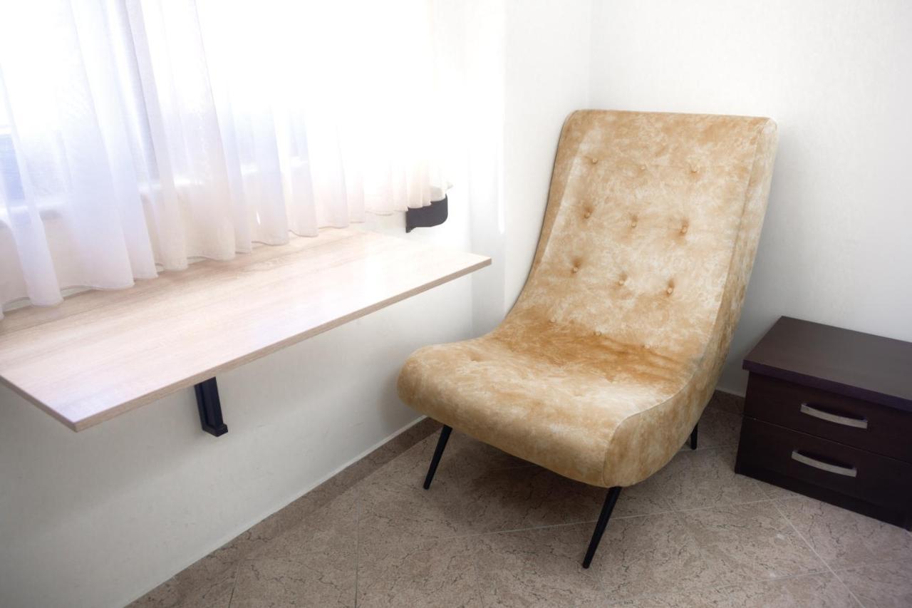 City Center Two Private Bedrooms Near Scanderbeg Square On Shared Apartment Tirana Exterior foto