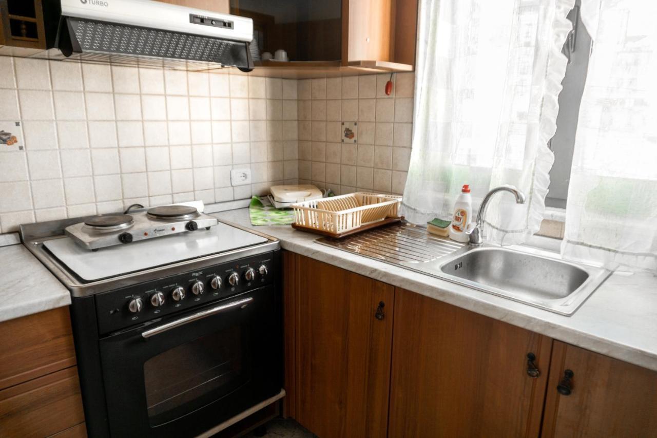 City Center Two Private Bedrooms Near Scanderbeg Square On Shared Apartment Tirana Exterior foto