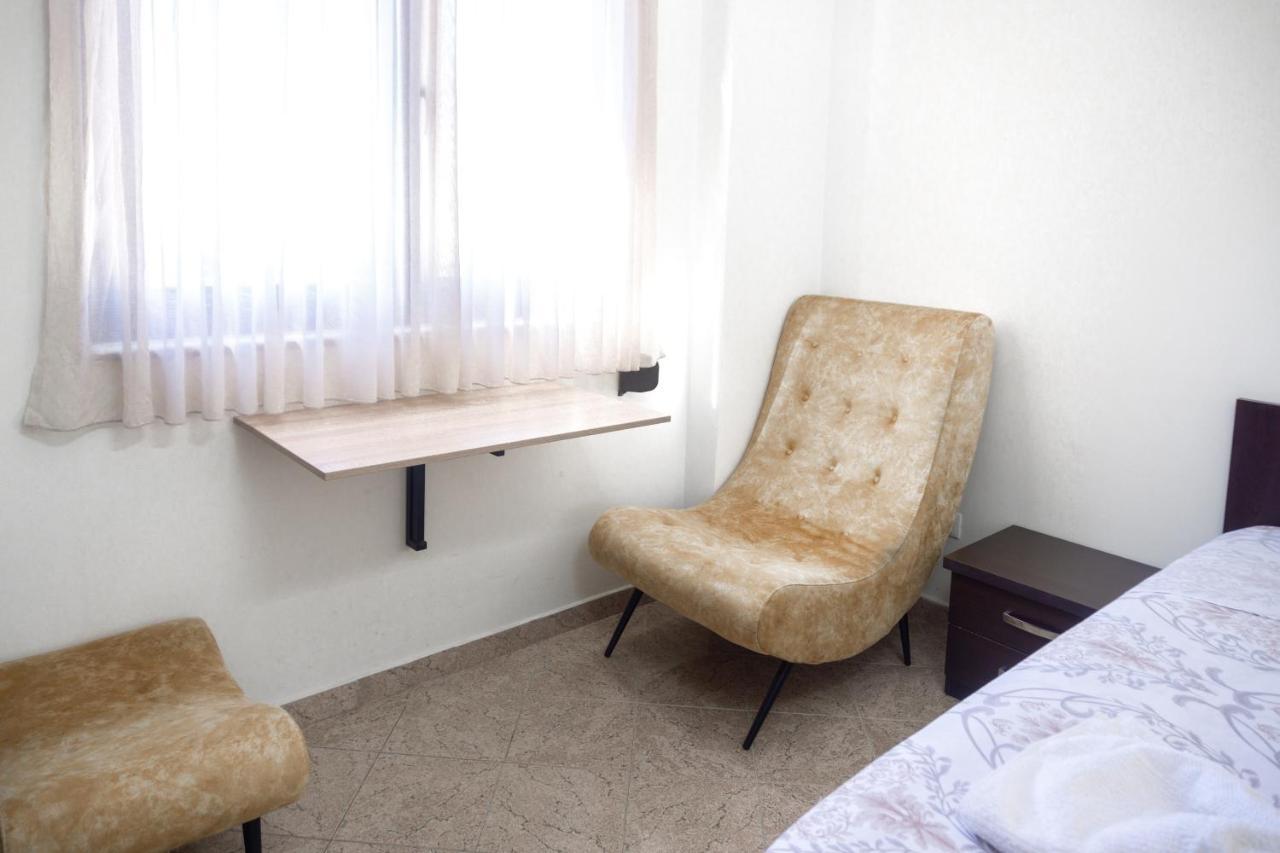 City Center Two Private Bedrooms Near Scanderbeg Square On Shared Apartment Tirana Exterior foto