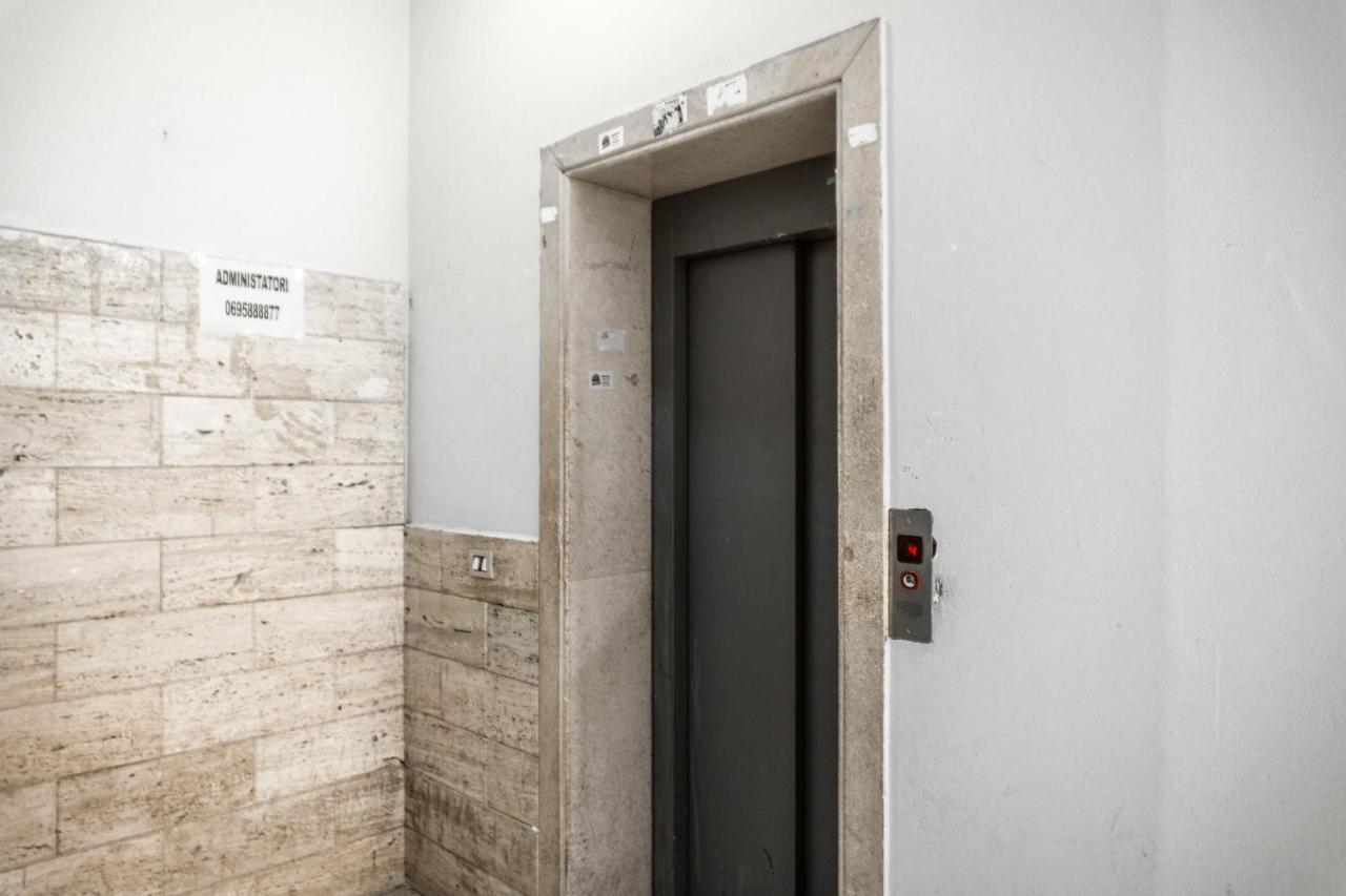 City Center Two Private Bedrooms Near Scanderbeg Square On Shared Apartment Tirana Exterior foto