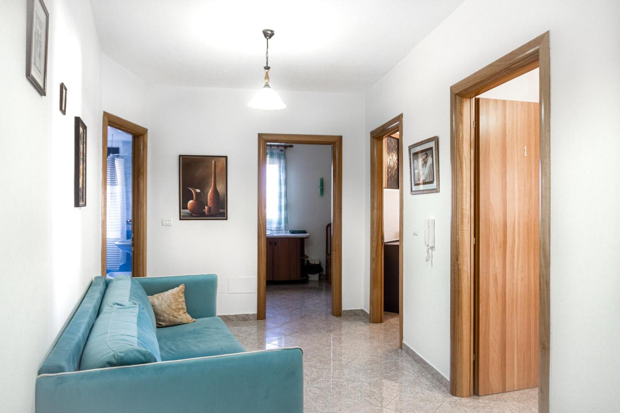City Center Two Private Bedrooms Near Scanderbeg Square On Shared Apartment Tirana Exterior foto